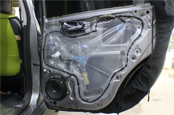尼桑軒逸改裝汽車(chē)音響德國(guó)伊頓172.2兩分頻喇叭——上海音豪